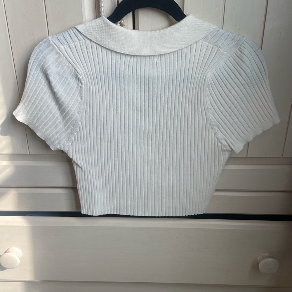 Cropped Collared Sweater - Picture 6 of 10